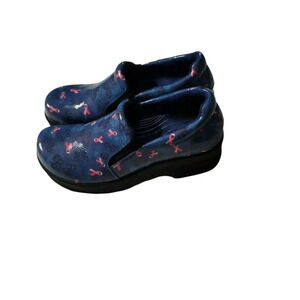 Easy work by easy street  size 7.5M blu and pink slip on stability balance work